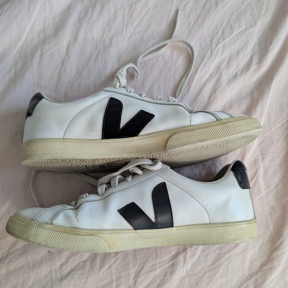 Veja Campo White and Black Leather Sneakers